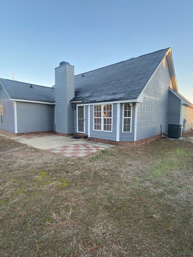 Building Photo - 1047 Gatesville Dr