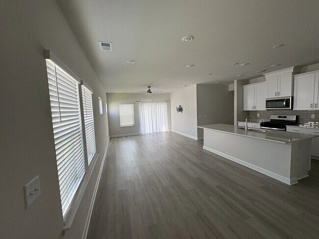 Building Photo - 2700 Grand Mdw Dr