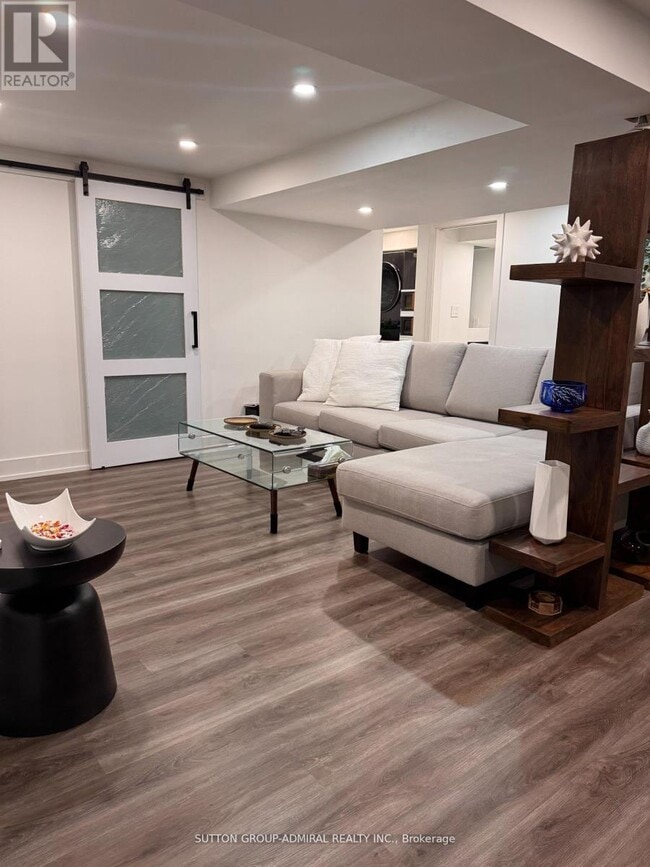 Building Photo - 6 Frankfort Ave