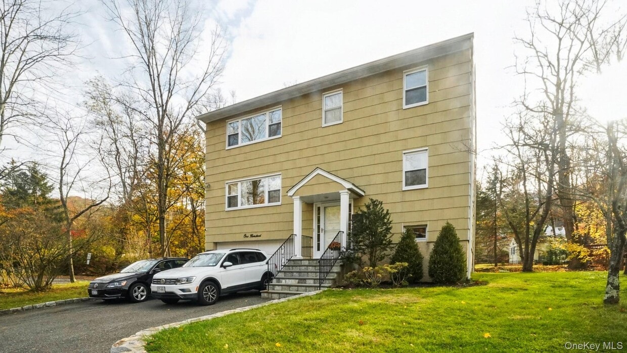 Foto principal - 100 E Sunnyside Ln