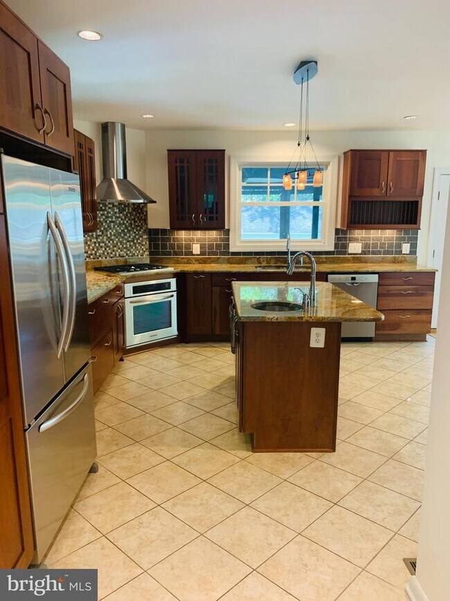 Building Photo - 4414 Highland Ave