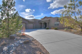 Building Photo - 3001 Redondo Santa Fe