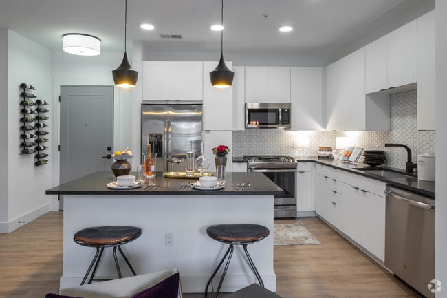 1BR, 1BA - A6 - Tailor O4W