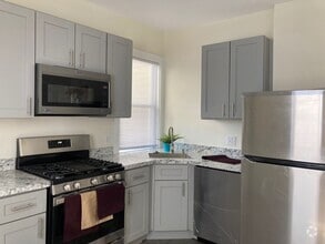 Building Photo - 1332 W 93rd St