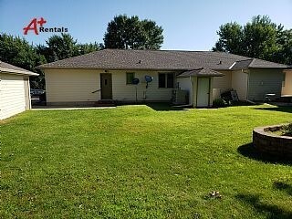 Building Photo - 1405 Rushmore Dr