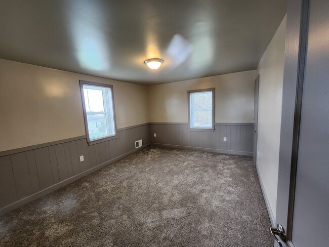 Bedroom 14'3" X 11'5" - 2 Katherine Ave