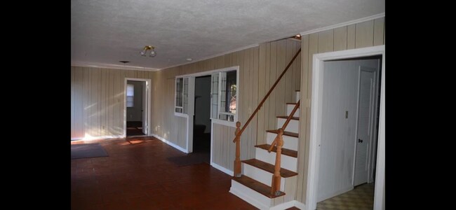 Building Photo - READY TO MOVE?? $500.00 OFF YOUR 1ST FULL ...