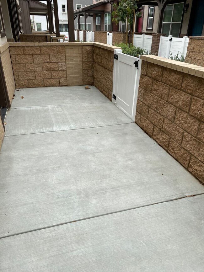 Foto del edificio - Beautiful 3 bed, 3 bath home in new community!