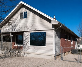 Building Photo - 624 30th St