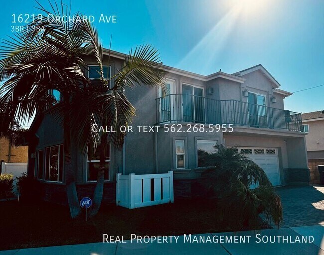 Building Photo - Three Bedroom Home in Bellflower for Rent!