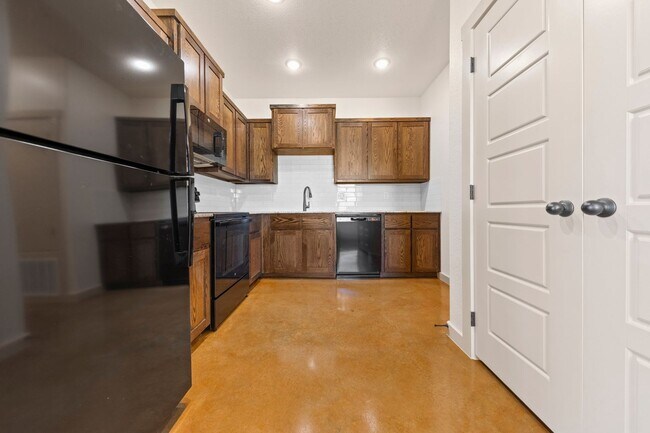 Foto del edificio - 1918 Caspian Trl