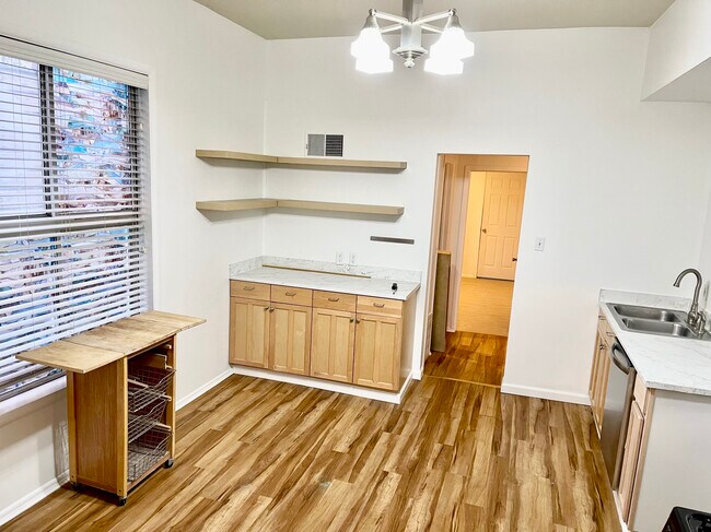Building Photo - 820 S 400 E