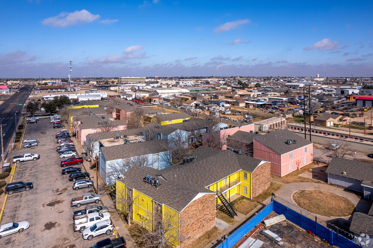 Primary Photo - Ashford Odessa Square