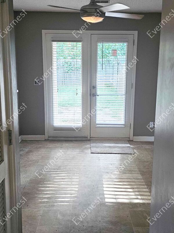 Building Photo - 4732 Cheshire Cir
