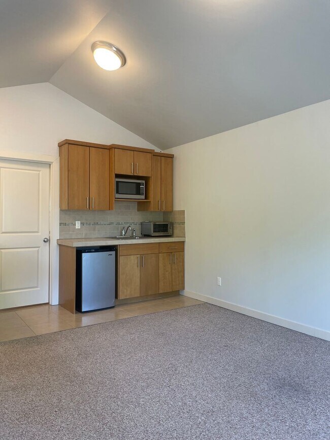 Foto del edificio - 6916 N McKenna Ave