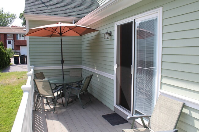 Building Photo - 14 Aroostook Trl