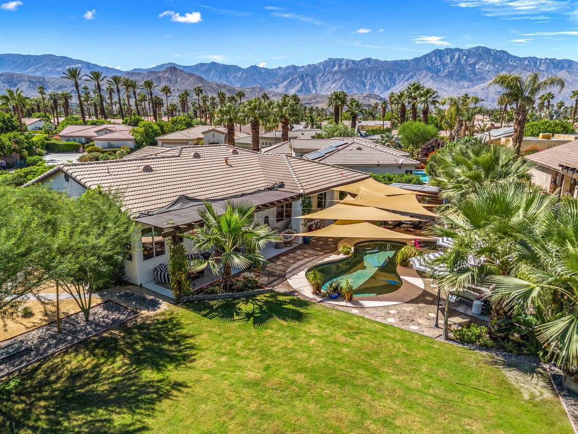 Las Serenas Apartments - Palm Desert, CA 92260