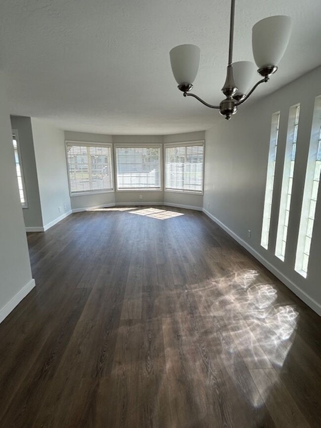 Building Photo - Home for Rent by Bohemia Elementary