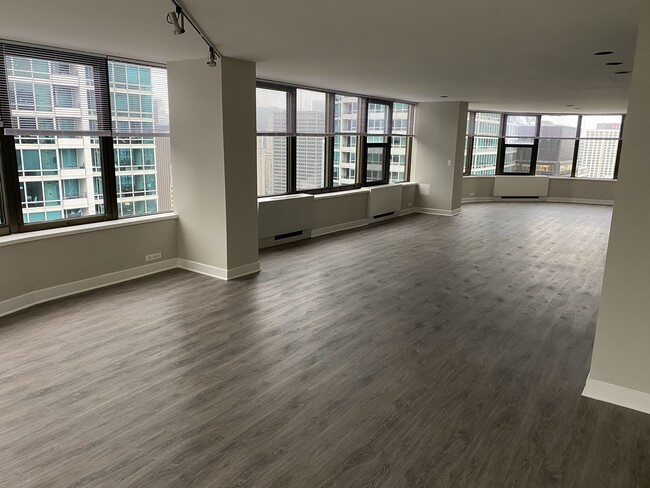 Foto del edificio - 333 E Ontario St
