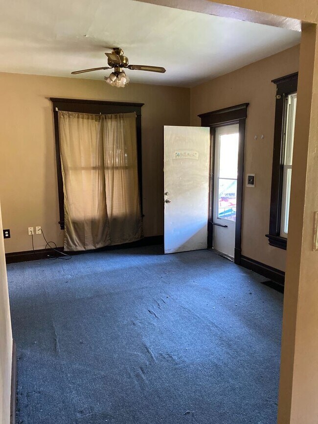 Building Photo - 1 br, 1 bath House - 691 S Irvine St Apart...