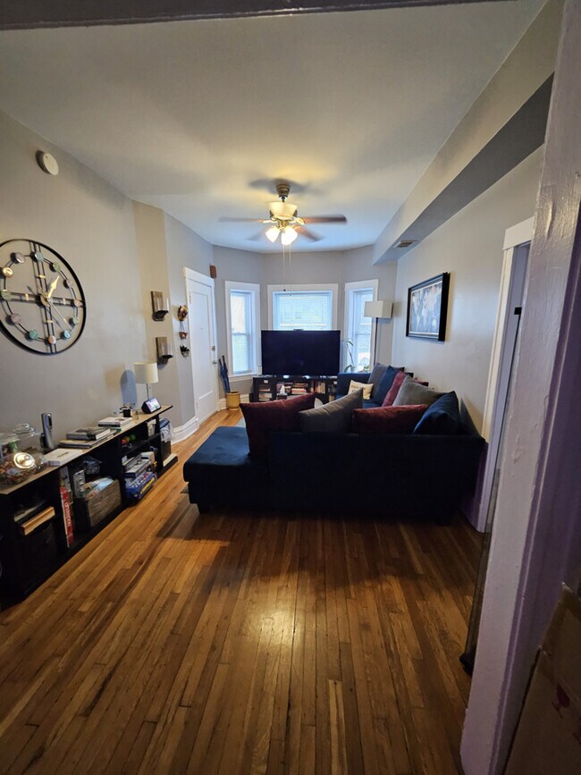 Foto del edificio - 1338 W Farwell Ave