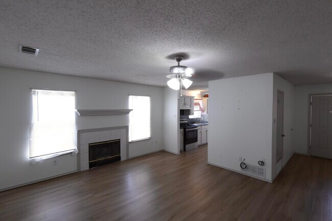 Foto del edificio - 811 Ironton Dr