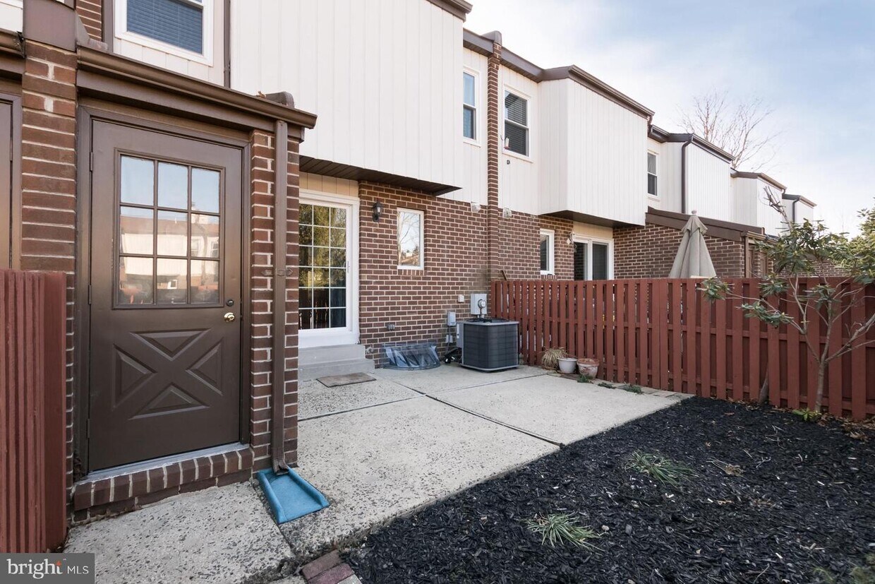 11 Shirley Ln, Lawrence Township, NJ 08648 Townhome Rentals in
