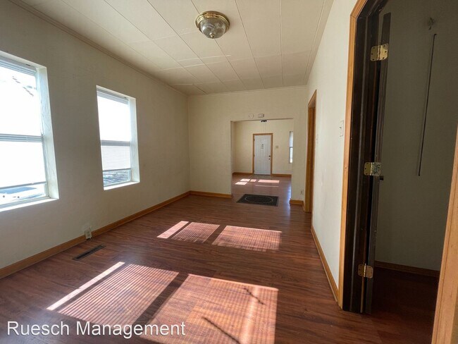 Building Photo - 3 br, 1 bath House - 527 S Oakland Ave