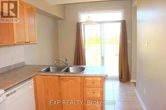 Building Photo - 176 Colliston Crescent