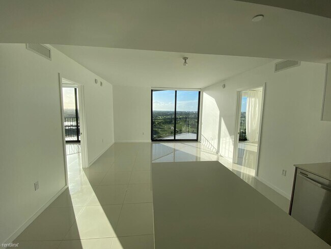 Building Photo - 2 br, 2 bath  - Paseo at Downtown Doral