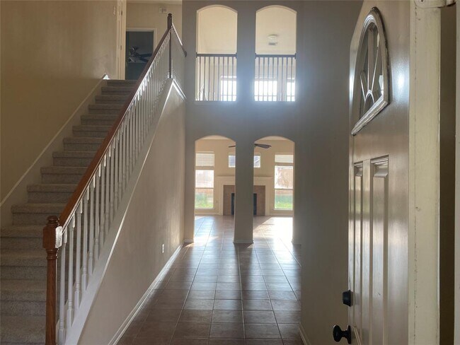 Foto del edificio - 15411 Redbud Dale Ct