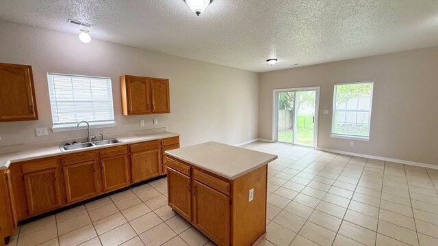 Foto del edificio - SOUTHEAST SIDE 3 BEDROOM/2 BATH RANCH AVAILABLE NOW!