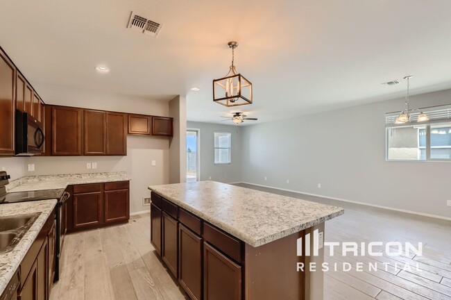 Building Photo - 17532 W Monte Lindo Ln