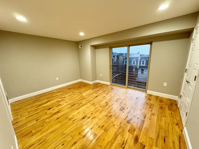 Photo - 422 N 40th St (LO) Apartment