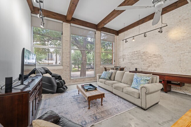 Foto del edificio - 1312 Live Oak St