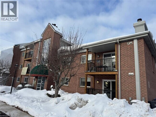 Photo du bâtiment - 3085 Kingsway Dr