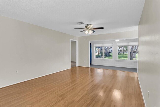 Foto del edificio - 4814 Grist Mill Cir