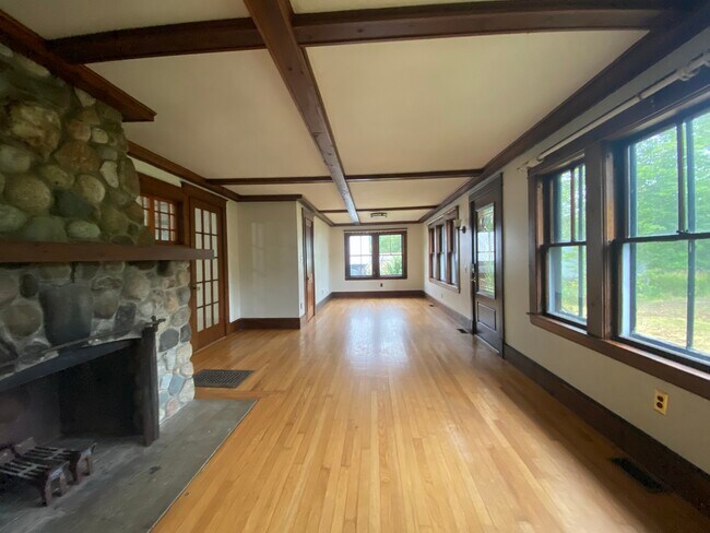 Building Photo - 3028 N Belfast Ave