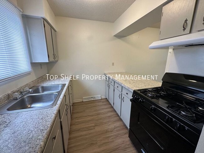 Building Photo - 4211 E Ovid Ave