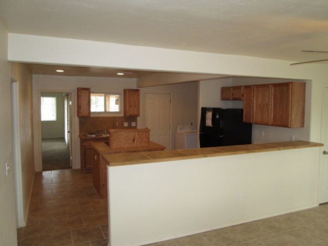 Building Photo - 1843 Palomas Dr NE