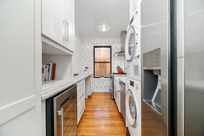 Building Photo - 35 W 92nd St