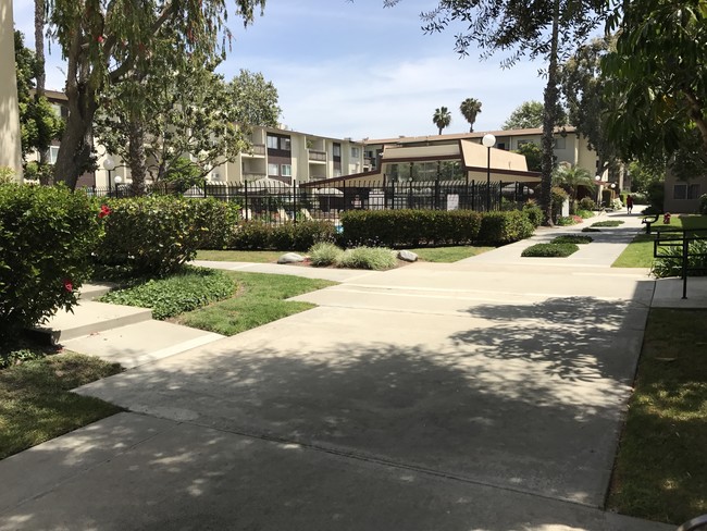 Main Pathway / Clubhouse - 12200 Montecito Rd