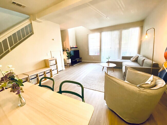 Foto del edificio - 610 Bobstay Ln