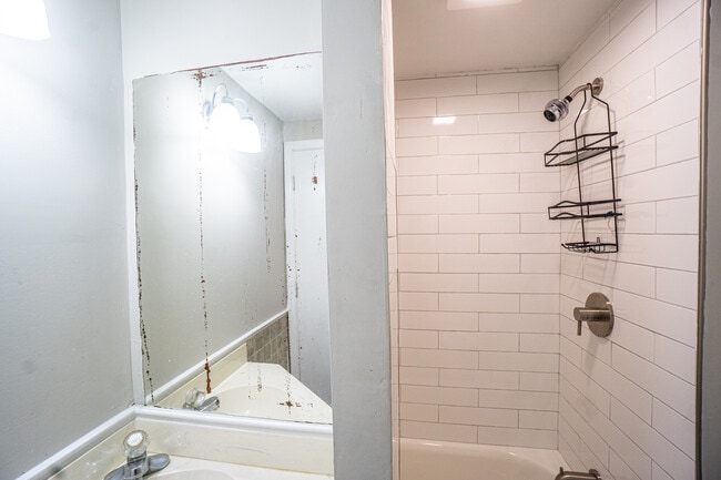 Building Photo - 3804 Denman Dr