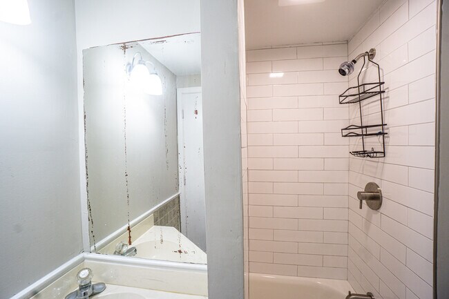 Foto del edificio - 3804 Denman Dr