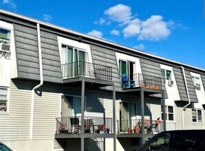 Building Photo - 4 White Gate Rd