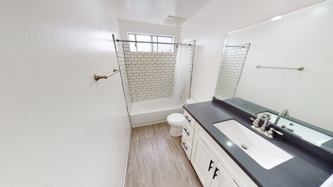 Foto del edificio - 1248 S McBride Ave