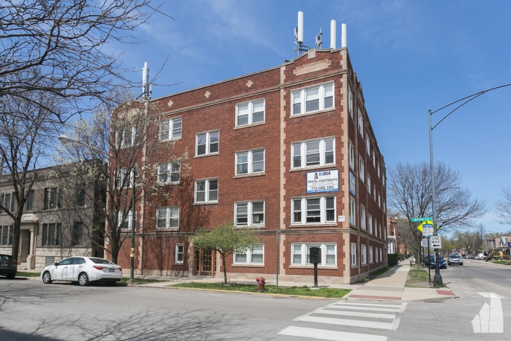 Primary Photo - 1606 W Berwyn Ave