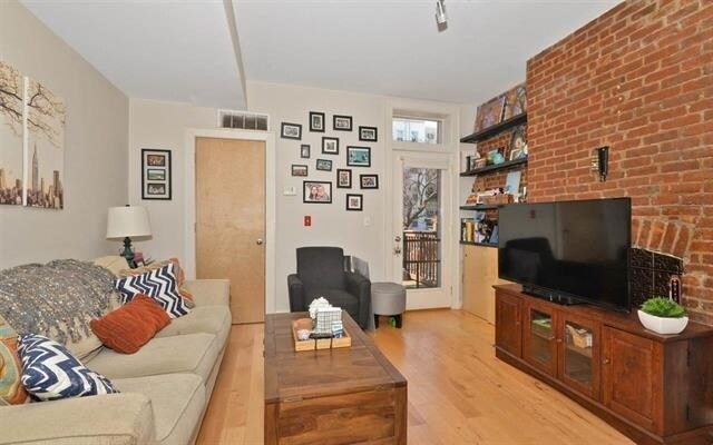 Foto del edificio - 406 Grand St