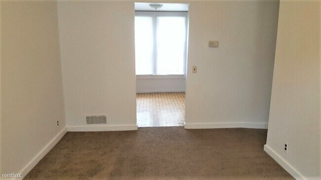 Foto del edificio - 2 br, 1 bath House - 214 N Summit St Apart...